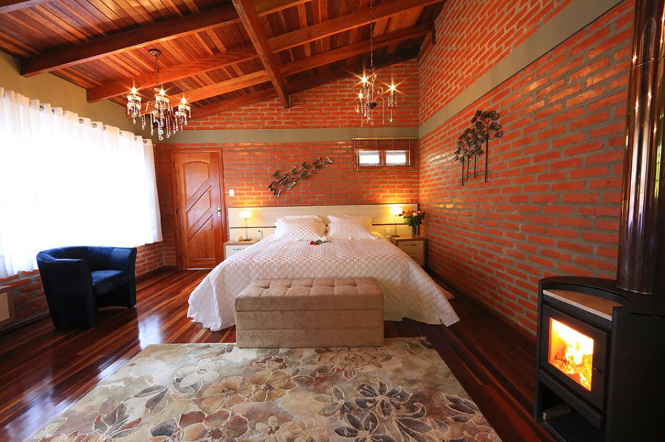 Safira - Pousada Casa de Pedra